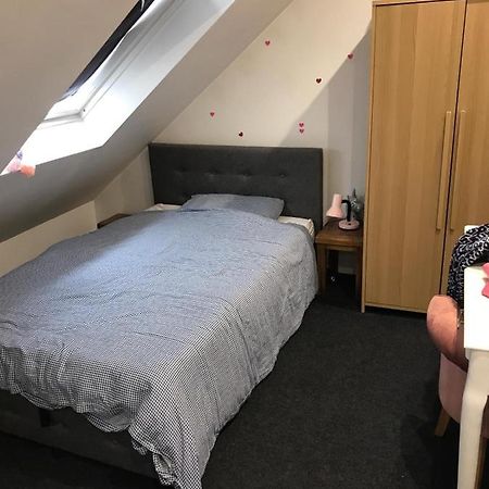 2 X Double Rooms In Cheam Eksteriør bilde